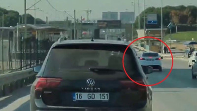 Direksiyon başında fenalaştı! Bir sağa bir sola çarptı