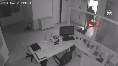 Önce güvenlik kamerasına sonra polise yakalandı
