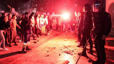 İspanya'da halk sokağa döküldü: Protestocular istifa istiyor