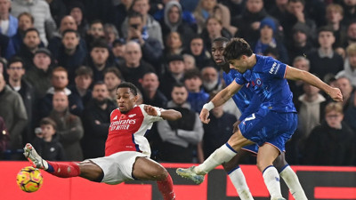 2 gollü maçta Chelsea ile Arsenal yenişemedi