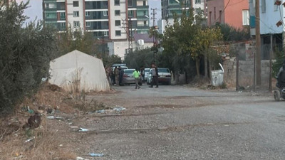 Dur ihtarına uymayan şahıslar ile polisler arasında kovalamaca yaşandı