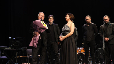 Feryal Öney ile türkü dolu gece! Bursalılara müzik ziyafeti yaşattı