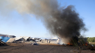 Antalya'da deniz kaplumbağalarının yuvalama alanı olan deniz çardakları yıkıldı