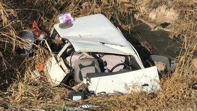 Konya’da otomobil su kanalına uçtu: 3 yaralı