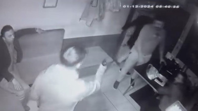 16 yaşındaki çocuk çağırdığı taksi gelmeyince elinde silahla durağı bastı