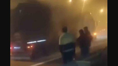 Bursa’da seyir halinde olan tırın lastiği alev aldı