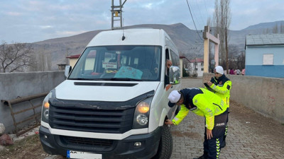 Kars’ta jandarma okul servislerini denetledi