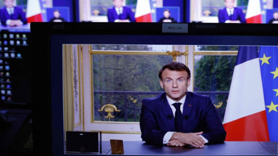 Emmanuel Macron, Fransa'daki krizin sorumlularını açıkladı