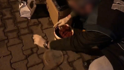 Salçanın içinden zehir çıktı