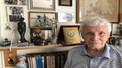 Sanat camiasını yıkan haber! Ünlü yönetmen ve senarist Ali Yaver Atayer hayatını kaybetti