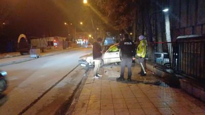 Alkollü ve ehliyetsiz sürücü "dur" ihtarına uymayınca kaza yaptı: Binlerce lira ceza yedi