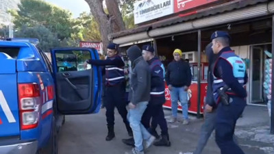 Antalya'da çaldıkları motosikletin şase numarasını kazımışlar