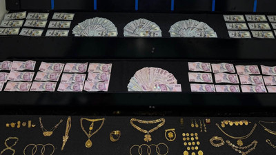 Yer Adana'nın Seyhan ilçesi. Sahte kadın doktoru skandalı