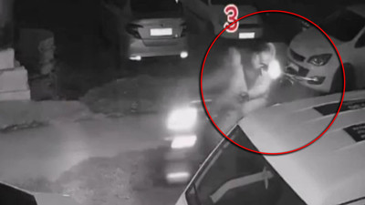 İzmir’de park halindeki otomobillere silahla ateş eden iki zanlı tutuklandı