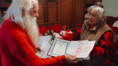 Noel Baba emekliye ayrıldı! Son kez kostümünü giydi