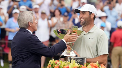 Scheffler, Tiger Woods'u yakaladı