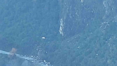 Aydın'da heyelan paniği! Büyük bir gürültü ile karayoluna yuvarlandı