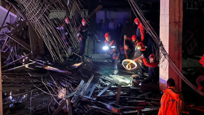 Trabzon'da çöken inşaat iskelesinin altında kalan işçinin cansız bedenine ulaşıldı