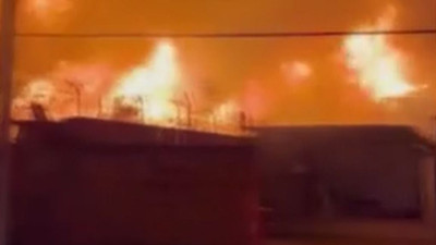 Tekstil fabrikası cayır cayır yandı