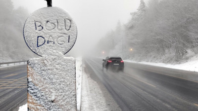 Bolu Dağı'nda sis ve kar alarmı: Mesafe 40 metreye düştü