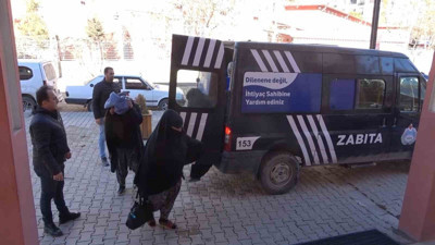Elazığ'da cami önlerinde dilenci avı