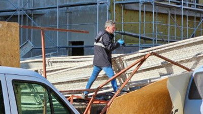 İskele işçilerle devrildi