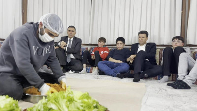 Sevgi Evi’nde sazlar çalındı, çiğköfteler yapıldı