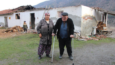Amasya'da kış günü evsiz kalan yaşlı çiftten yürek burkan açıklama! Komşularına sığındılar