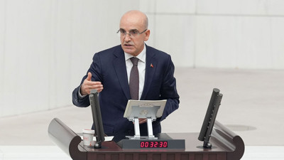 Bakan Şimşek'ten asgari ücret açıklaması! 'Muhtemelen enflasyonun üzerinde olacak' dedi, herkes kaleme kağıda sarıldı