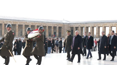 Kamu Başdenetçisi Akarca Anıtkabir'i ziyaret etti