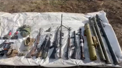 Mehmetçikten teröristlere ağır darbe! Pençe-Kilit bölgesinde çok sayıda silah ve mühimmat ele geçirildi