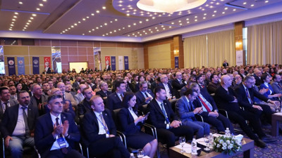 Öğretmenler eyleme hazırlanıyor... 'Yönetmelik çıkmazsa öğretmen maaşları azalacak'