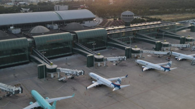 İzmir’de, Kasım ayında 800 binden fazla yolcu havayolunu kullandı