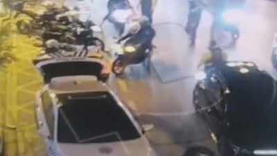 Kadıköy’de denetimden kaçarken polise çarptı