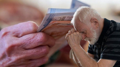 Geçinemeyen emekliler isyan etti: Kırıntı toplayıp, götürüyorum!