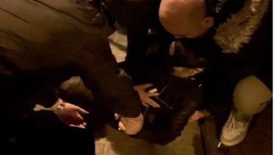 Ünlü oyuncu Nejat İşler ayakta durmakta güçlük çekti! Bir anda yere yığıldı