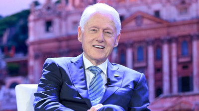 Bill Clinton hastaneye kaldırıldı