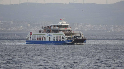 Çanakkale’de feribot seferlerine fırtına engeli
