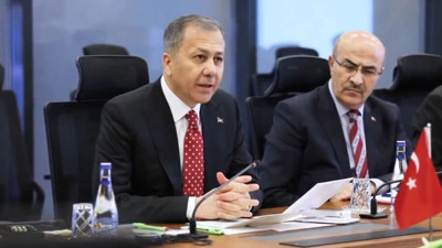 Bakan Yerlikaya Iraklı mevkidaşı Şemmeri ile görüştü