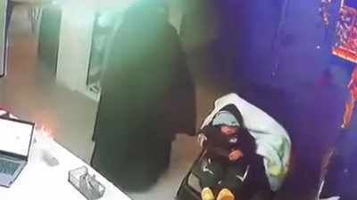 Suriyeli kadın kendisini uyaran Türk doktoru bıçakladı