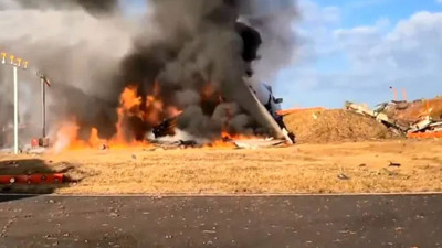 Bir yolcu uçağı kazası daha! Çok sayıda ölü ve yaralı var