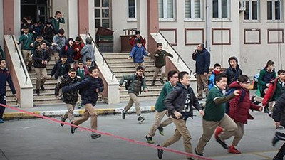 İstanbul Valiliği'nden okul saatlerine yılbaşı ayarı!