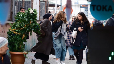 Hareketli yılbaşı ağacı korkuttu