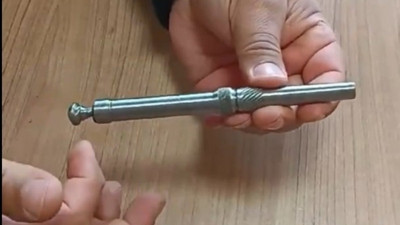 Mersin'de kalem görünümlü 'suikast tabancası' ele geçirildi