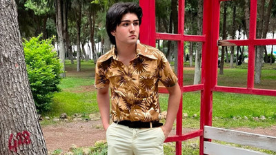 Kuran-ı Kerim'in üzerine oturduğu videosuyla tepki çekmişti! Ferdi Tayfur hayranlığıyla tanınan genç gözaltına alındı