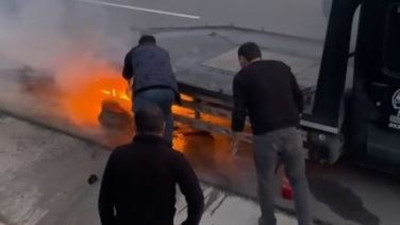 Çekicinin lastiği yandı kimse durmadı