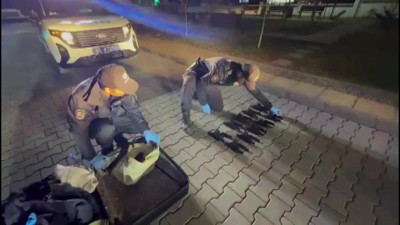 19 yaşındaki yolcunun bavulundan çıktı! Polisler bile şaşkına döndü…