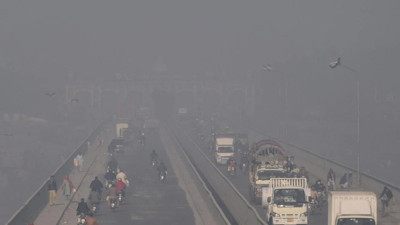 Pakistan’da göz gözü görmüyor