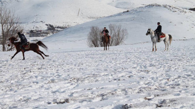 Asırlık gelenek! İki ilimizde karlı kaplı dağlarda yaşatılıyor