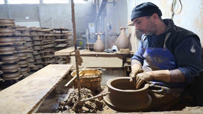 Önce çömleğe dönüştürülüyor, sonra 25 ülkeye ihraç ediliyor